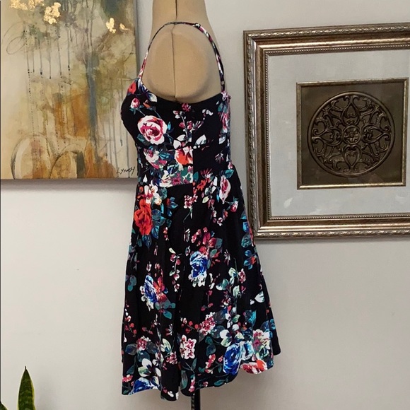 Express Small Floral Dress - Picture 2 of 7